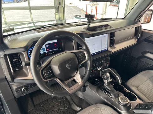 Used 2023 Ford Bronco Outer Banks AWD/4WD image 16