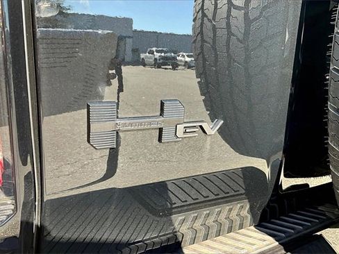New 2025 GMC Hummer EV 2X w/ LPO, Dark Essentials Package image 9