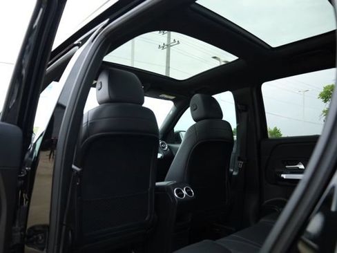 Used 2020 Mercedes-Benz GLB 250 image 24