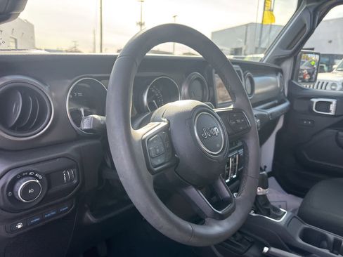 Used 2023 Jeep Wrangler Unlimited image 9