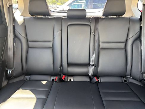 Used 2026 Nissan Rogue SL FWD image 40