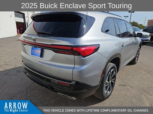 Used 2025 Buick Enclave Sport Touring w/ Power Package FWD image 12