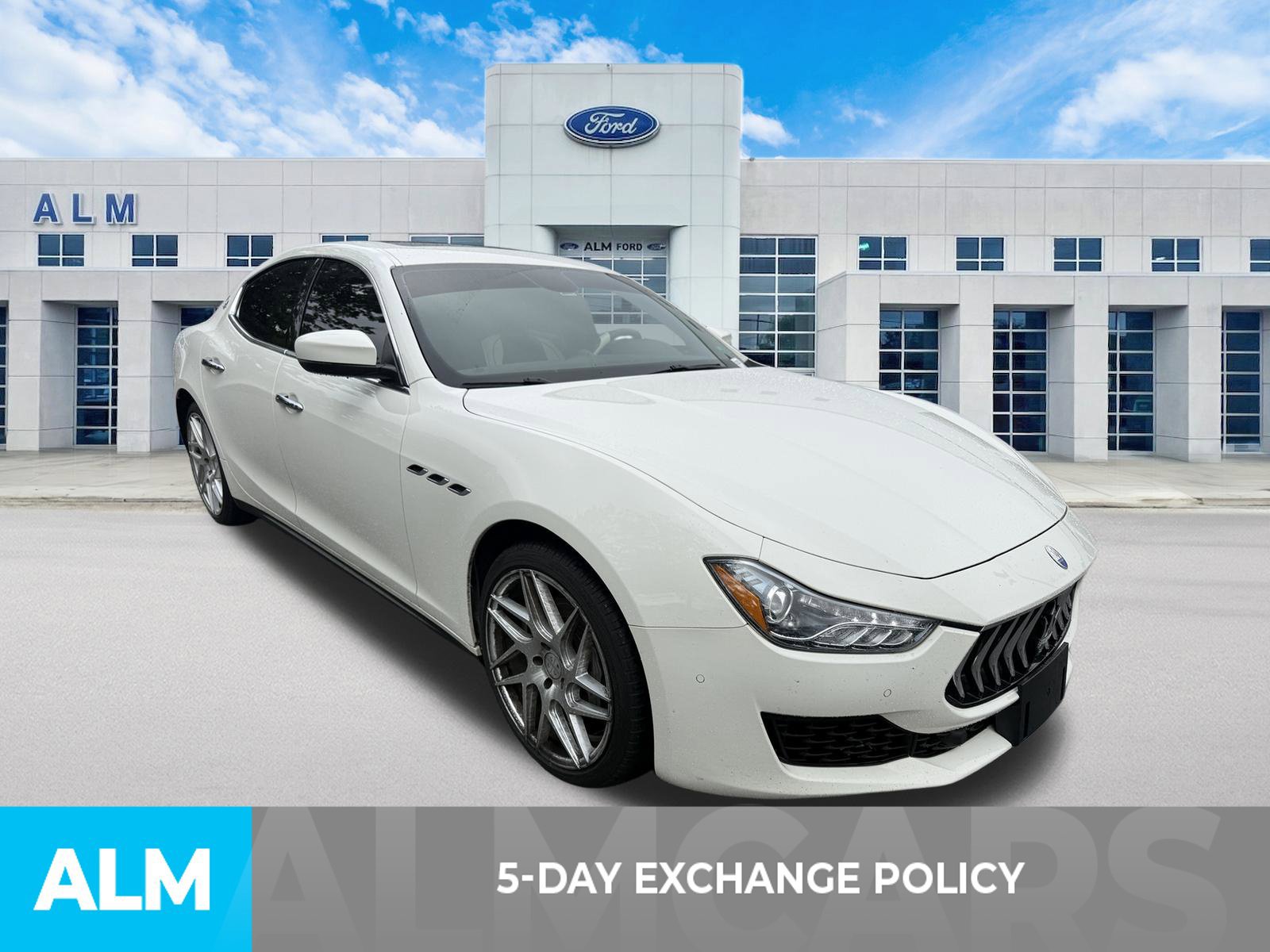 Used 2018 Maserati Ghibli RWD image 3