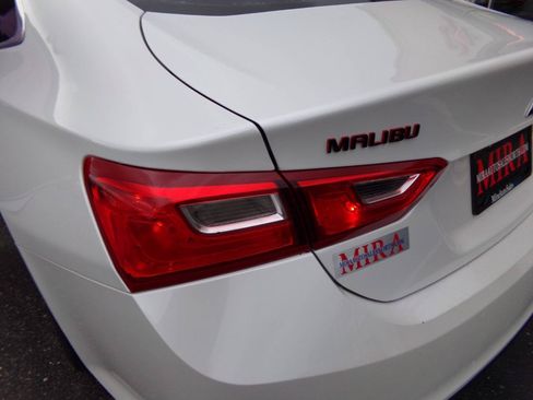 Used 2018 Chevrolet Malibu LT w/ Redline Edition FWD image 21