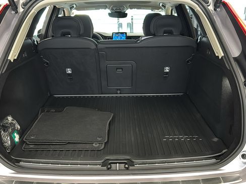 Used 2026 Volvo XC60 B5 Plus AWD/4WD image 29