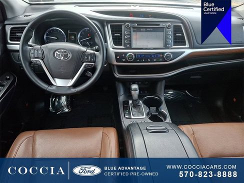 Used 2019 Toyota Highlander Limited image 11