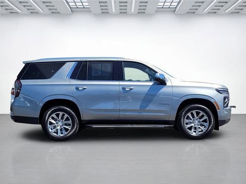 Used 2025 Chevrolet Tahoe Premier AWD/4WD image 3