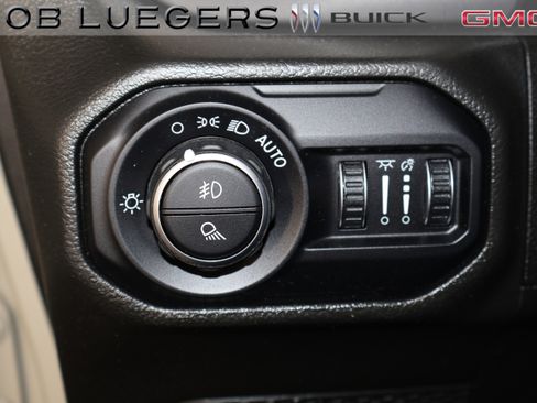 Used 2022 Jeep Gladiator Sport AWD/4WD image 23