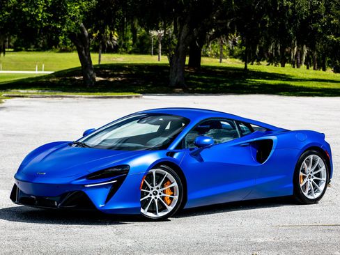 Used 2023 McLaren Artura PERFORMANCE image 19