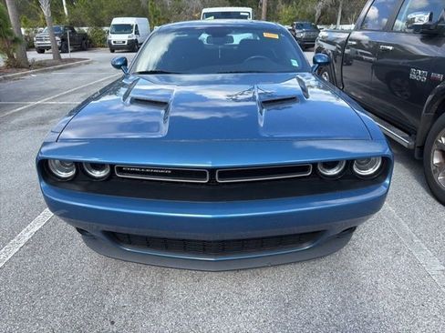 Used 2020 Dodge Challenger SXT image 2
