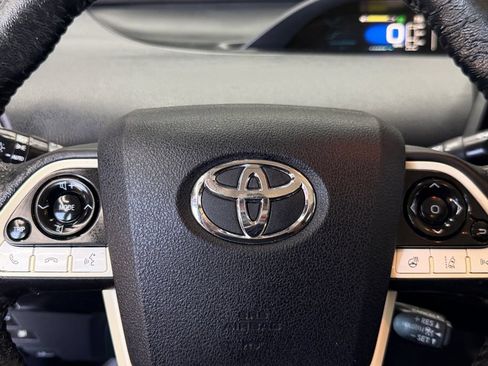 Used 2018 Toyota Prius Prime Advanced w/ Carpet Mat Package FWD image 19