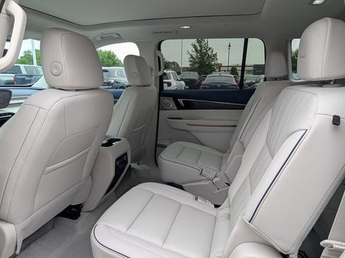 New 2026 Buick Enclave Avenir w/ Super Cruise Package AWD/4WD image 35
