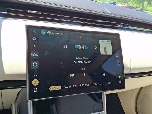 Used 2025 Land Rover Range Rover SE AWD/4WD image 19