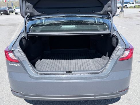 Used 2025 Toyota Camry LE image 9