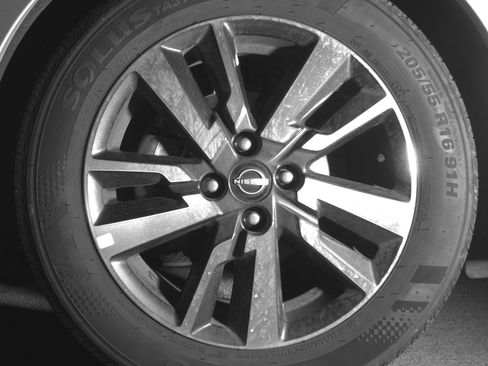 Used 2025 Nissan Versa SV FWD image 12