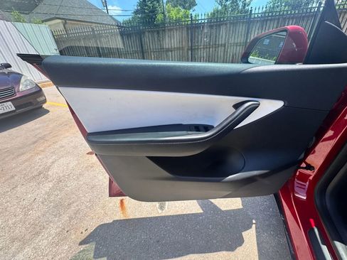 Used 2021 Tesla Model Y Long Range AWD/4WD image 6