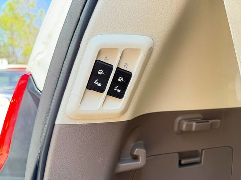 Used 2013 Lexus GX 460 w/ Comfort Plus Pkg image 26