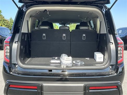 New 2025 Nissan Armada SV image 13