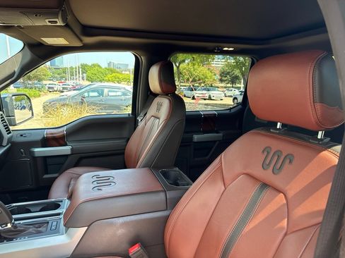 Used 2018 Ford F150 King Ranch w/ Equipment Group 601A Luxury AWD/4WD image 3