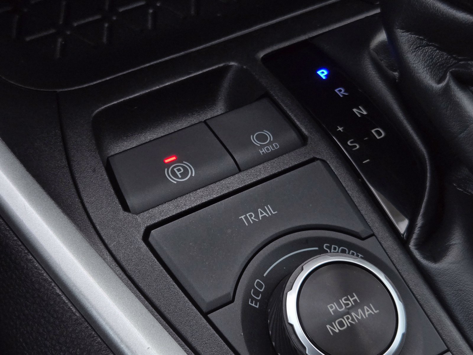 Certified 2025 Toyota RAV4 XLE AWD/4WD image 17