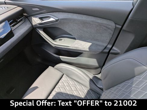 New 2025 Audi SQ6 e-tron Premium Plus image 18