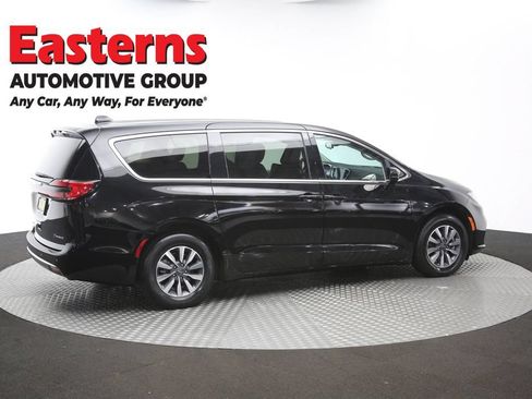 Used 2024 Chrysler Pacifica Limited FWD image 43