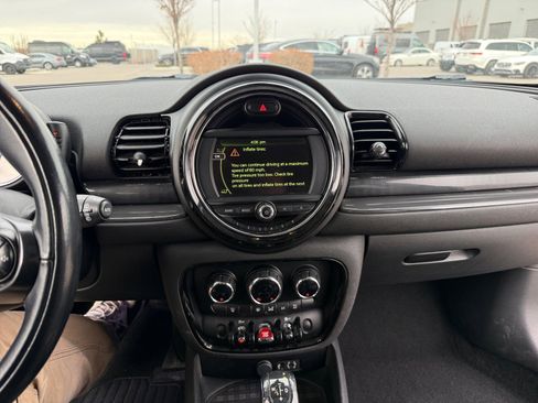 Used 2017 MINI Cooper Clubman w/ Premium Package image 28