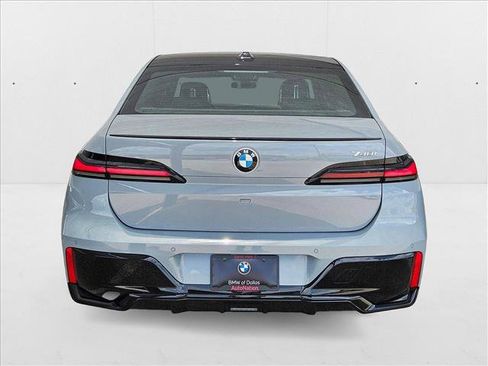 Used 2025 BMW 740i RWD image 7