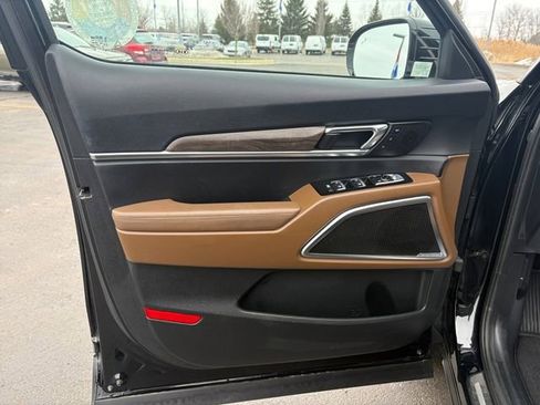 Used 2020 Kia Telluride SX w/ SX Prestige Package image 18