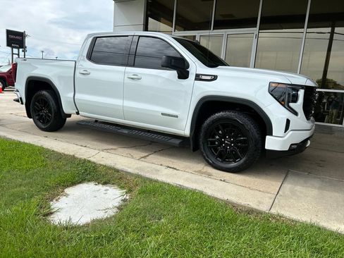 Used 2025 GMC Sierra 1500 Elevation w/ X31 Off-Road Package AWD/4WD image 2