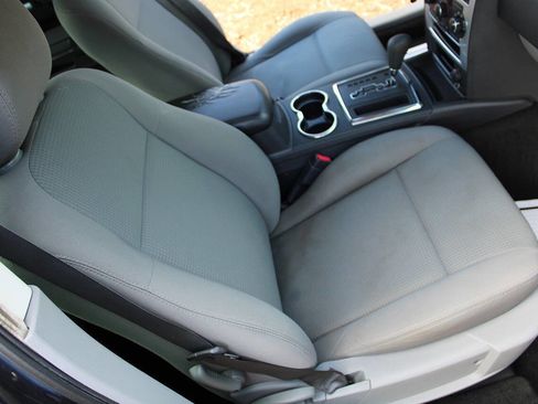 Used 2009 Dodge Charger SXT image 38