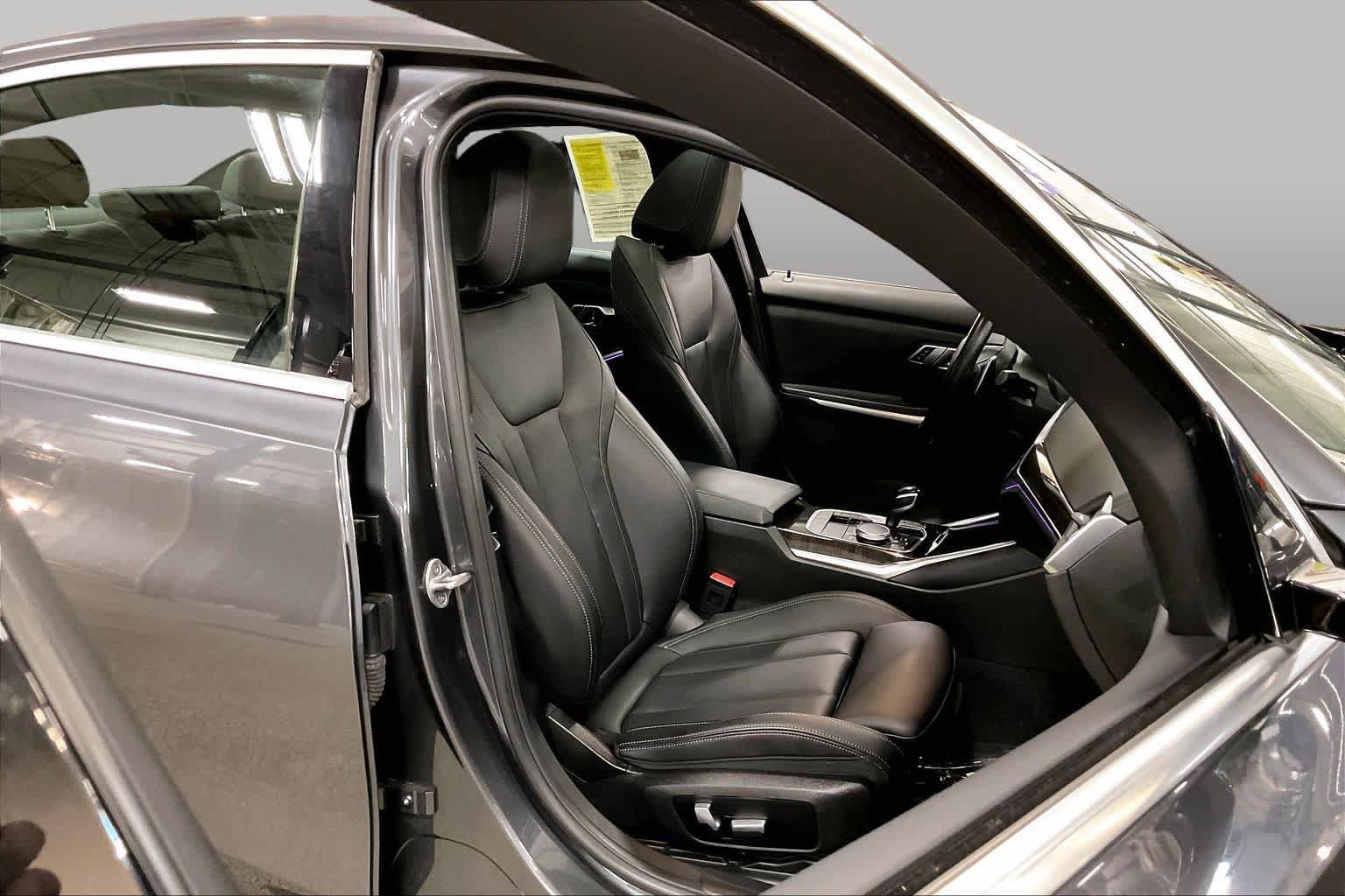 Used 2022 BMW 330i xDrive Sedan w/ Driving Assistance Package AWD/4WD image 8
