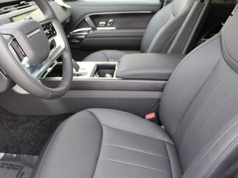 New 2026 Land Rover Range Rover SE image 18
