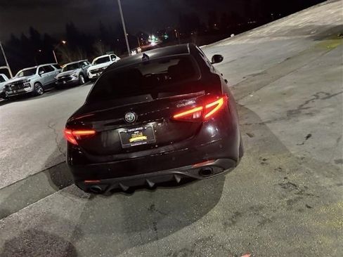 Used 2019 Alfa Romeo Giulia Ti Sport w/ Quick Order Package 22U Sport image 8