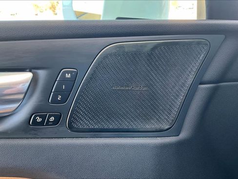 Used 2023 Volvo XC60 B6 Ultimate image 32