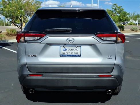 Used 2022 Toyota RAV4 LE image 6