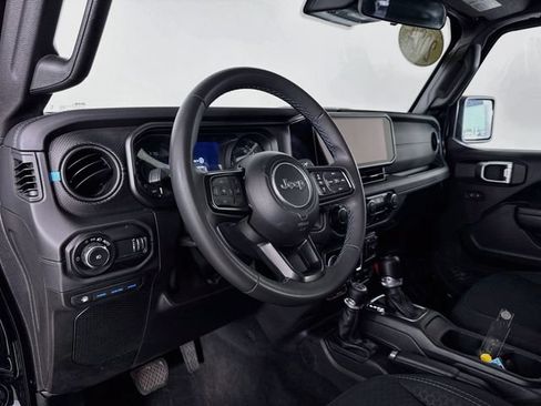 Used 2024 Jeep Wrangler Unlimited Rubicon 4xe AWD/4WD image 9