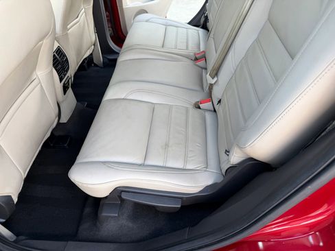 Used 2017 Ford Escape Titanium image 10