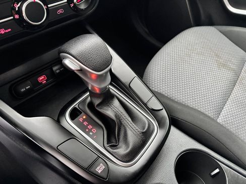 Used 2021 Kia Soul LX FWD image 17