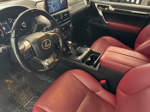 Used 2022 Lexus GX 460 Premium w/ Accessory Package AWD/4WD image 10