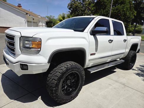 Used 2014 GMC Sierra 1500 SLT w/ All-Terrain Package AWD/4WD image 2