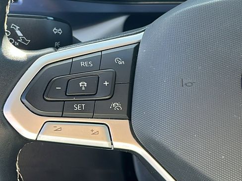 Used 2023 Volkswagen Taos SE image 16