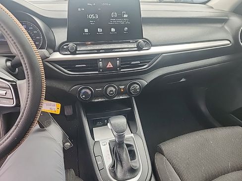 Used 2021 Kia Forte LXS FWD image 23