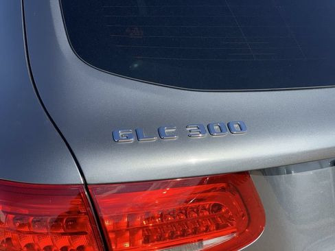 Used 2018 Mercedes-Benz GLC 300 4MATIC image 30