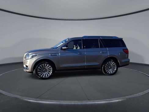 Used 2019 Lincoln Navigator Reserve image 4