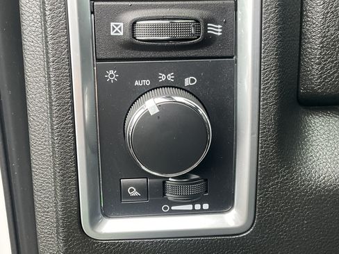 Used 2024 RAM 1500 Warlock AWD/4WD image 31