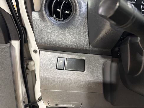 Used 2019 Nissan NV200 S image 13