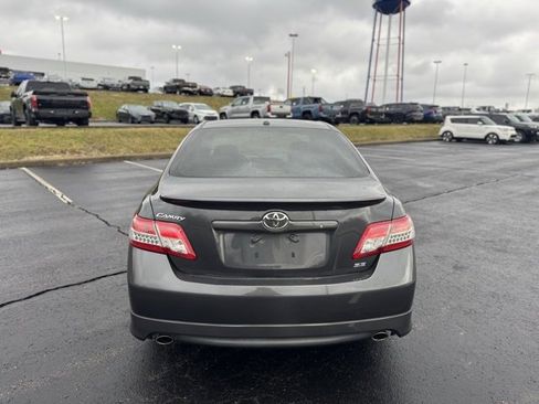 Used 2011 Toyota Camry SE image 4