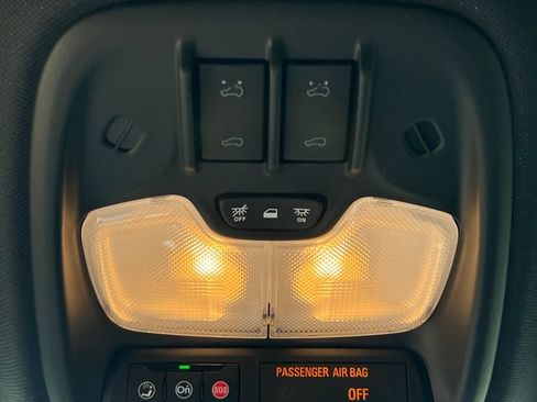 Used 2026 Chevrolet Colorado ZR2 w/ Technology Package AWD/4WD image 34
