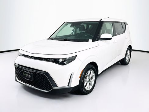 Used 2025 Kia Soul LX w/ LX Technology Package image 3
